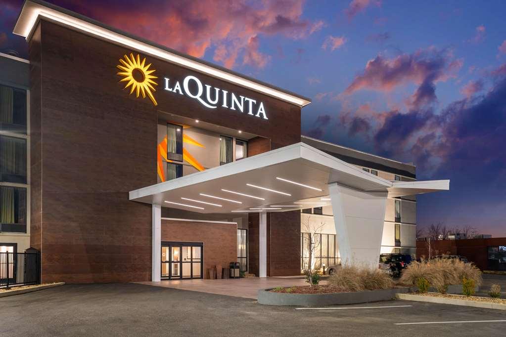 La Quinta By Wyndham Columbus Ms Hotel Exterior photo