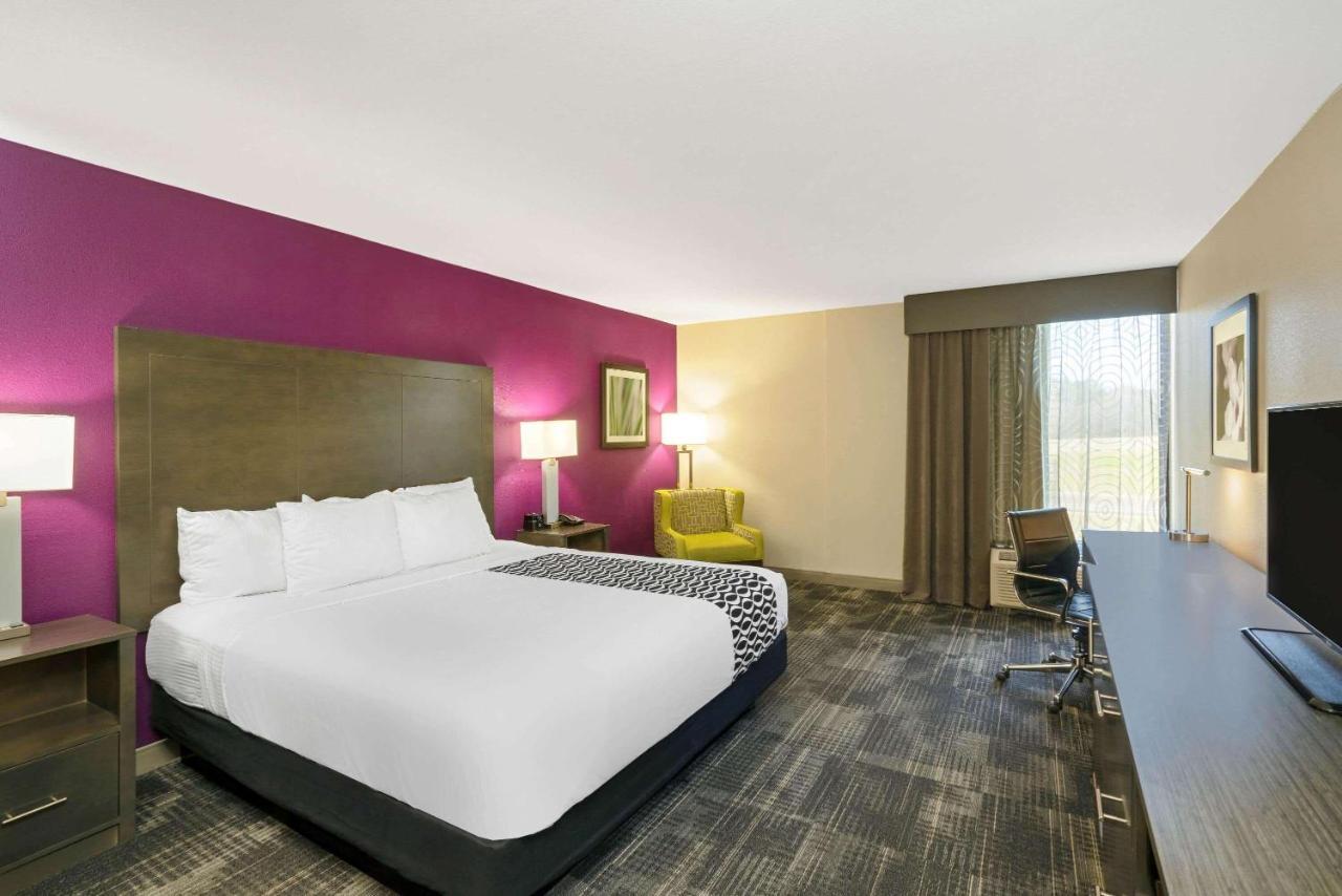 La Quinta By Wyndham Columbus Ms Hotel Room photo
